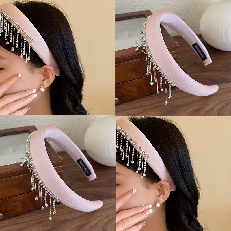 Κορδέλα Μαλλιών με Φούντες