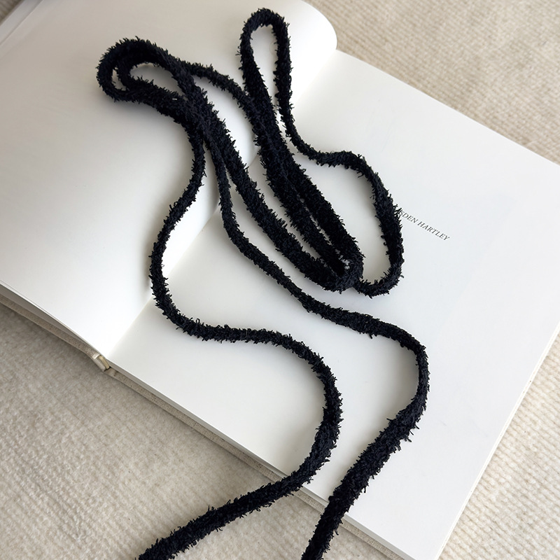 Kalung Choker Benang Fluffy