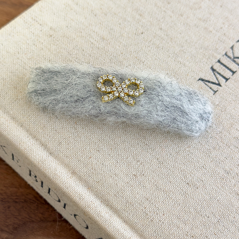 Agrafă de păr cu fundiță strass