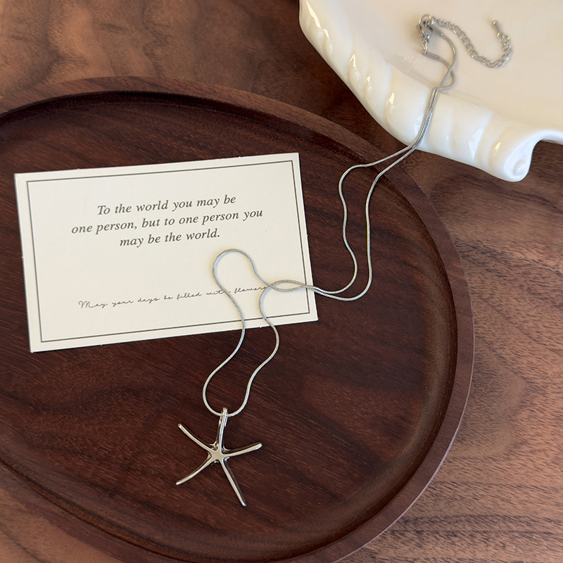 Мінімалістське намисто з морською зіркою