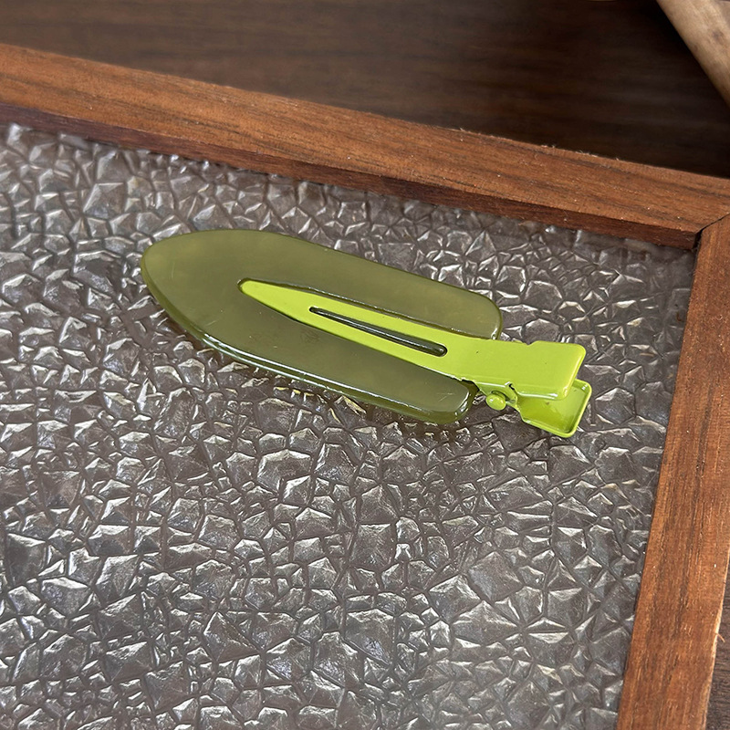 Barrettes Bec de Canard Couleur Gel Mat