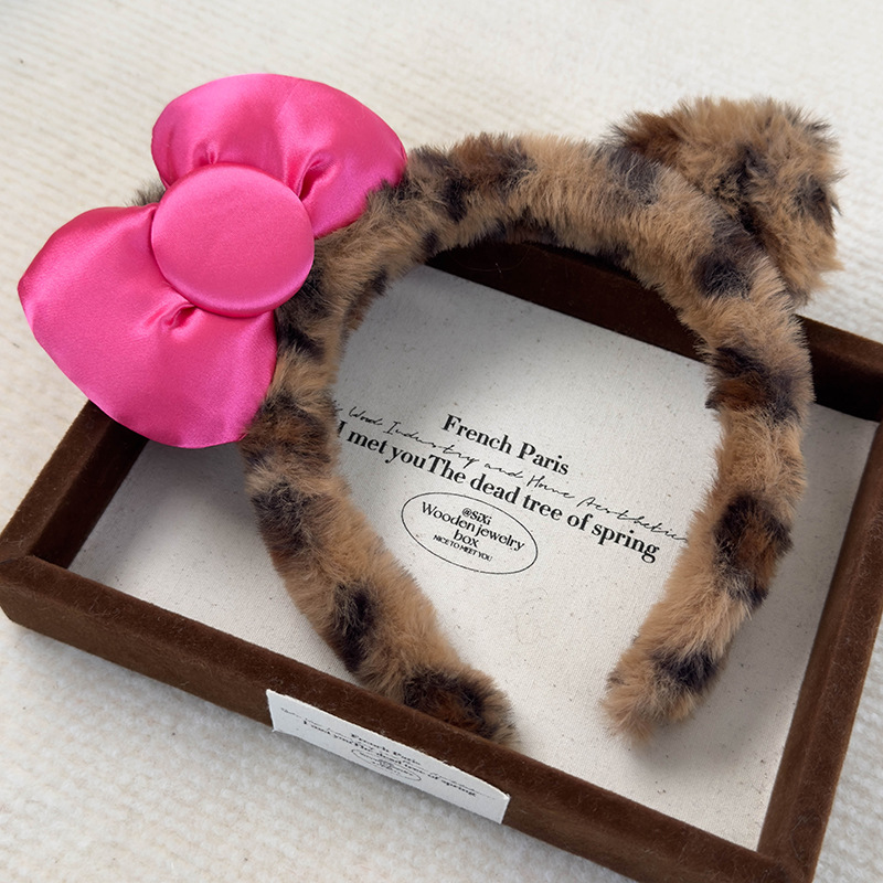 Leopardí Čelenka s Kočičími Ušima a Mašlí