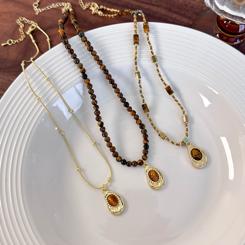 قلادة عين النمر