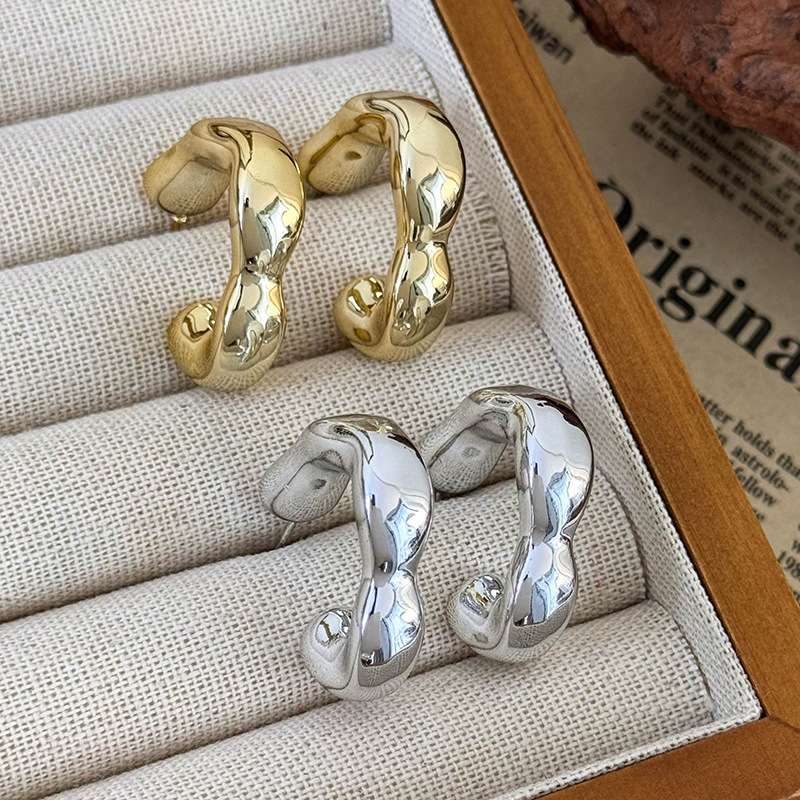 ジオメトリックトライアングルイヤリング