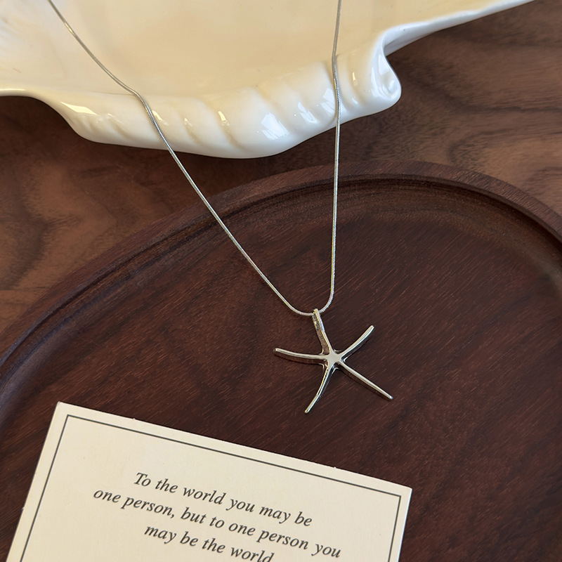 Мінімалістське намисто з морською зіркою