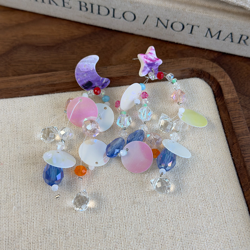 أقراط كريستال مع قلائد القمر والنجوم