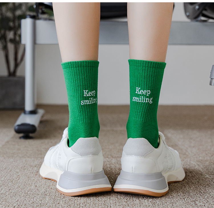 Meias Mid-Calf Bordadas