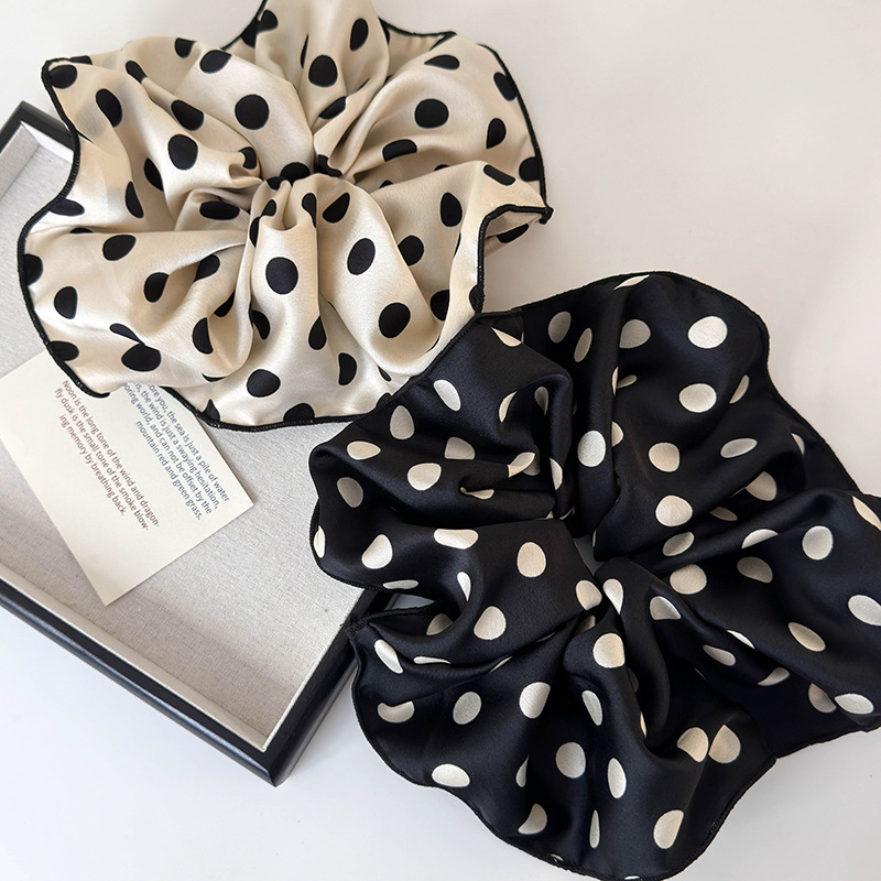 ที่รัดผมลายจุดเรโทร