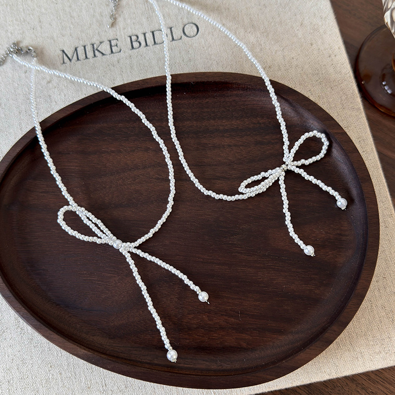 Намисто-чокер з перловою бантом