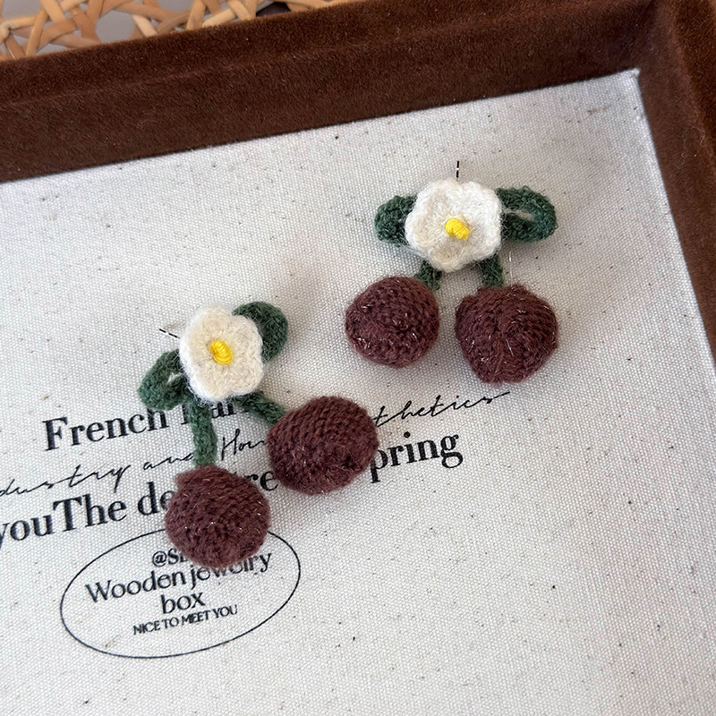 Набор Серёжек и Ожерелья с Вишнями Вязаный Крючком