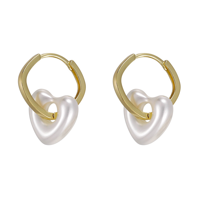 ต่างหูมุกรูปหัวใจ