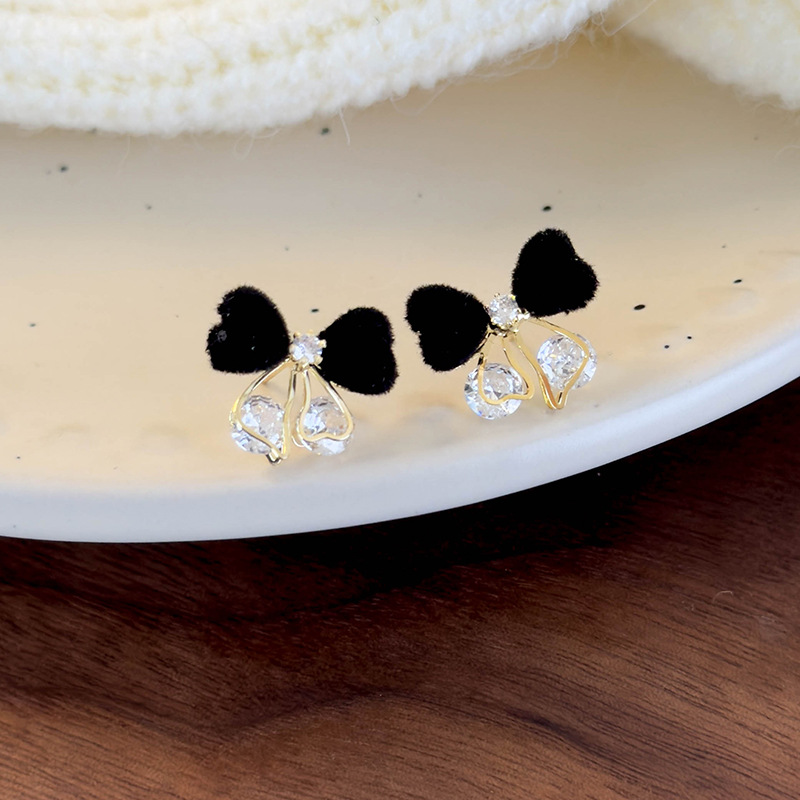 하트 리본 지르코니아 귀걸이