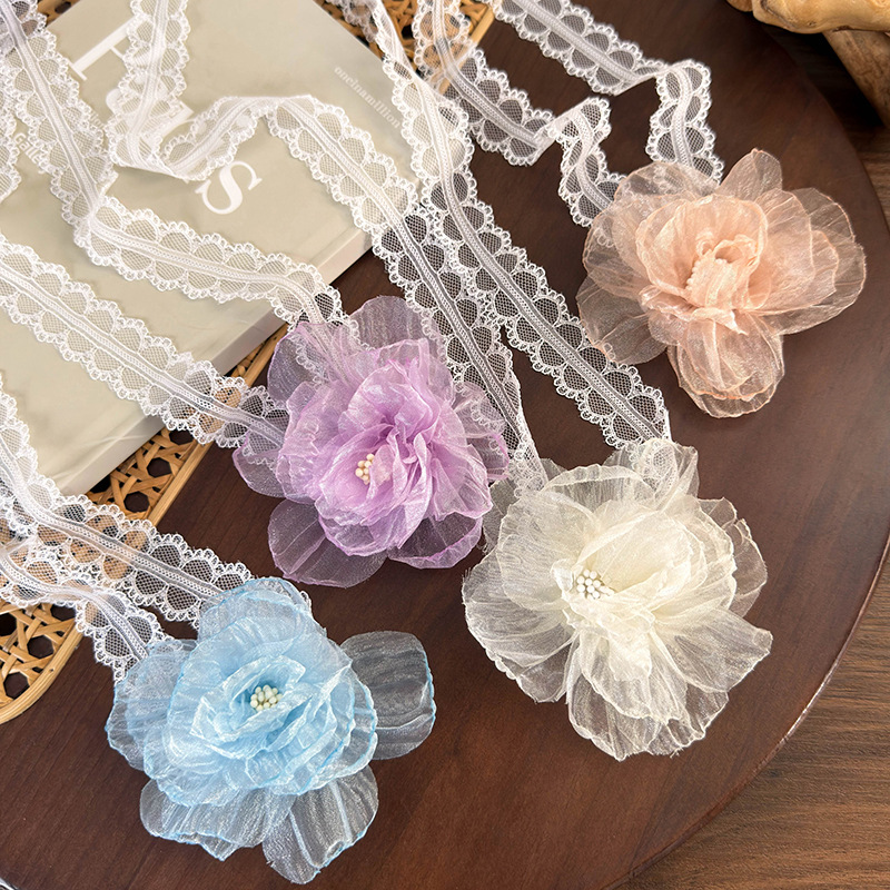 Кораловий Намисто з Квітковою Мереживною Стрічкою