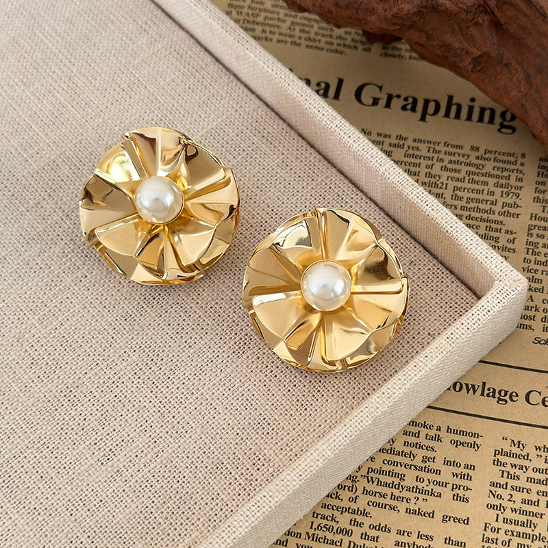 3D İnci Çiçek Küpeleri