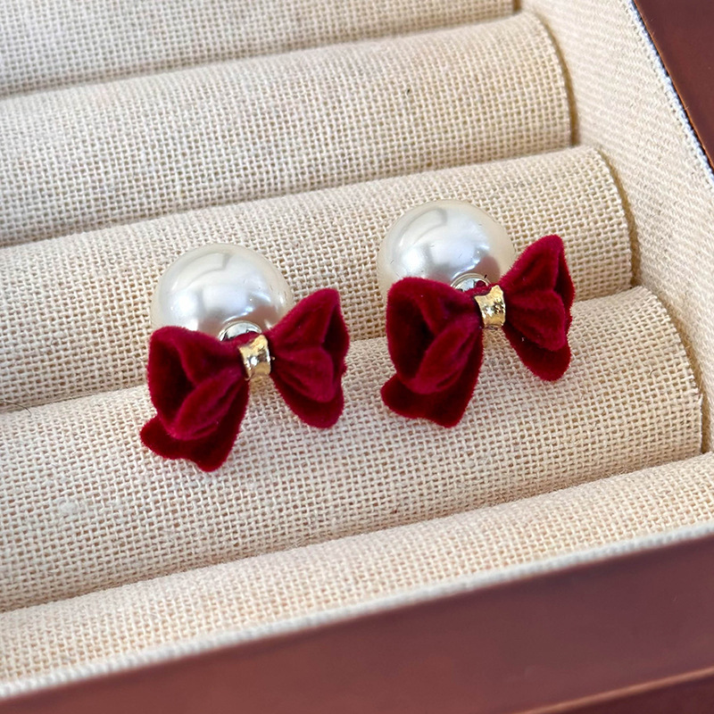 Burgu Flok Çiçekli Küpeler