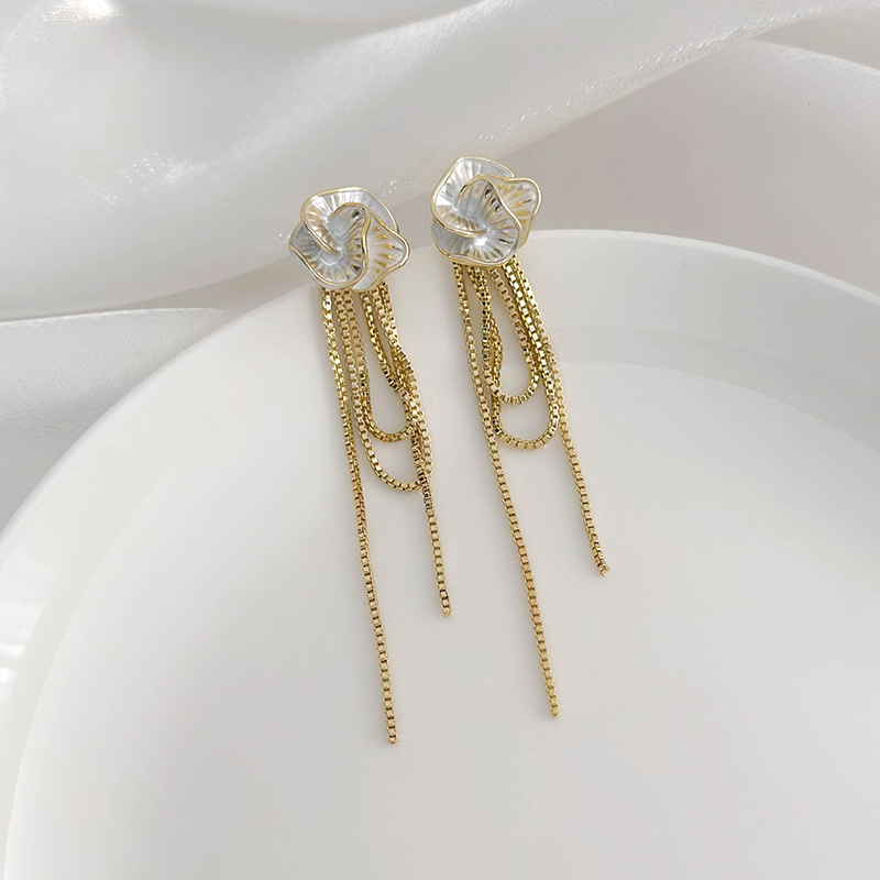 Orecchini con Nappe Camelia Francese