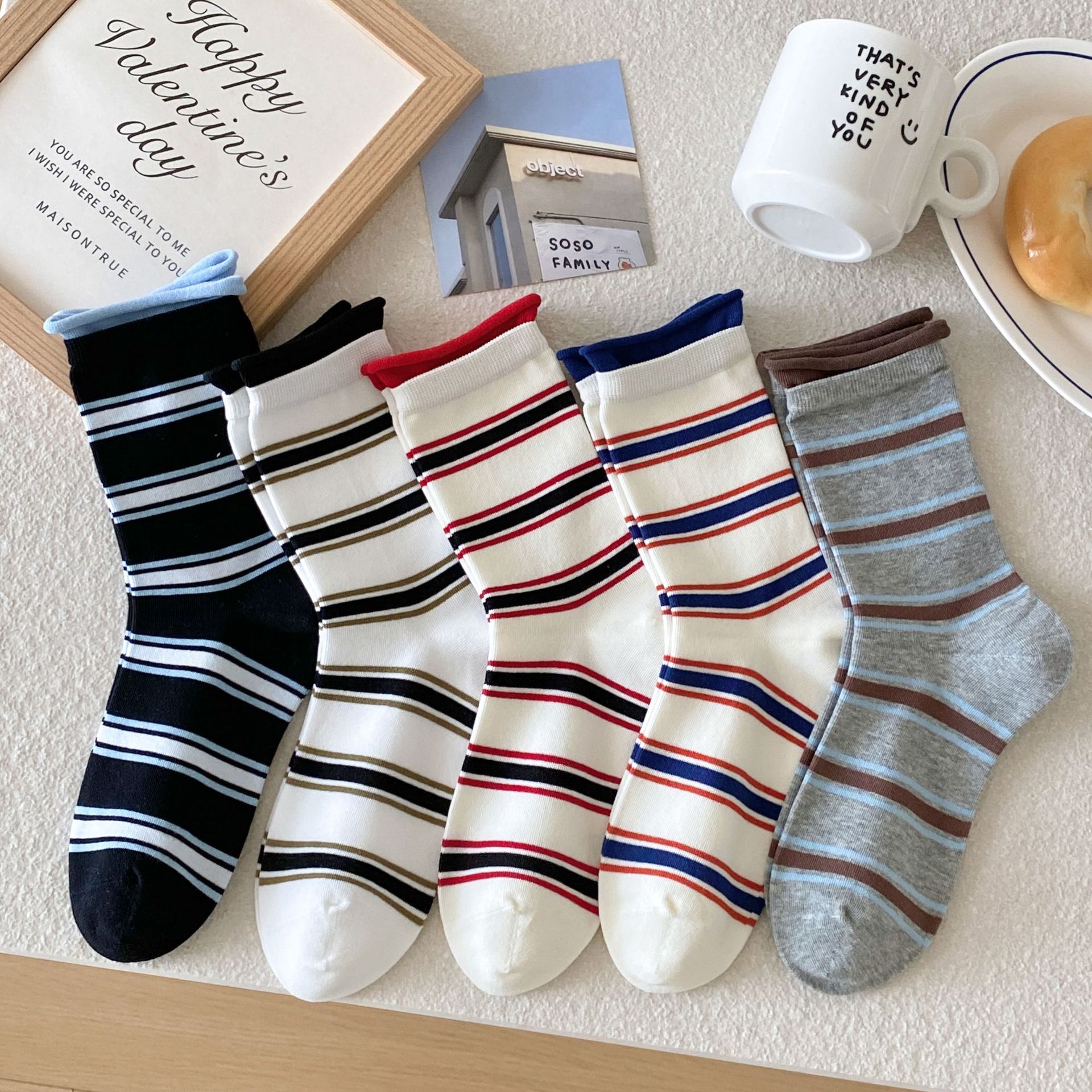 Meias Cano Médio Listradas com Enrugue