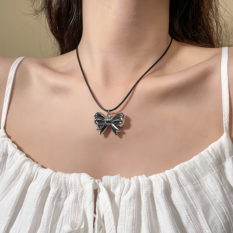 Collana con Fiocco Metallico Argento