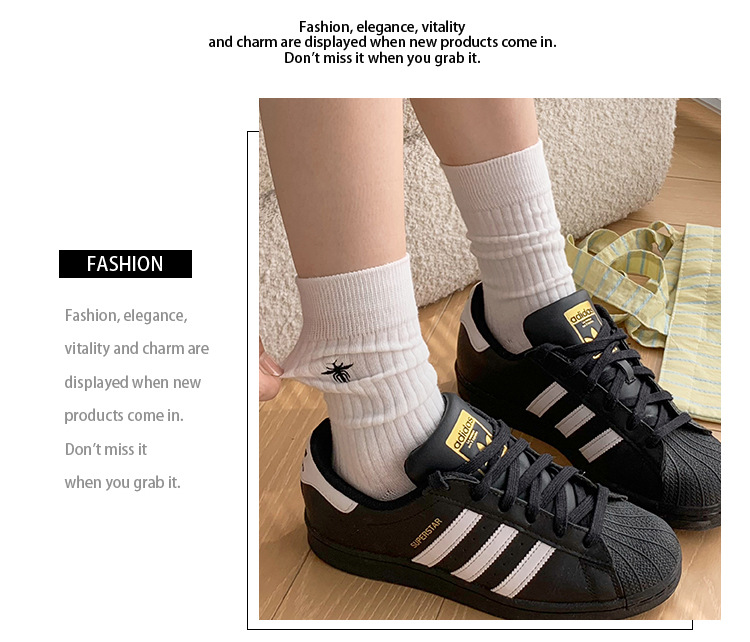 Meias Mid-Calf Bordadas com Abelha