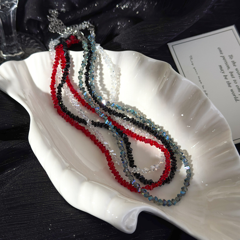 Colar de Cristal Triangular Geométrico