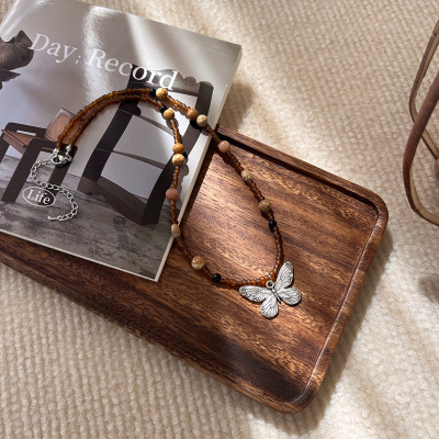 Намисто з бісерним метеликом