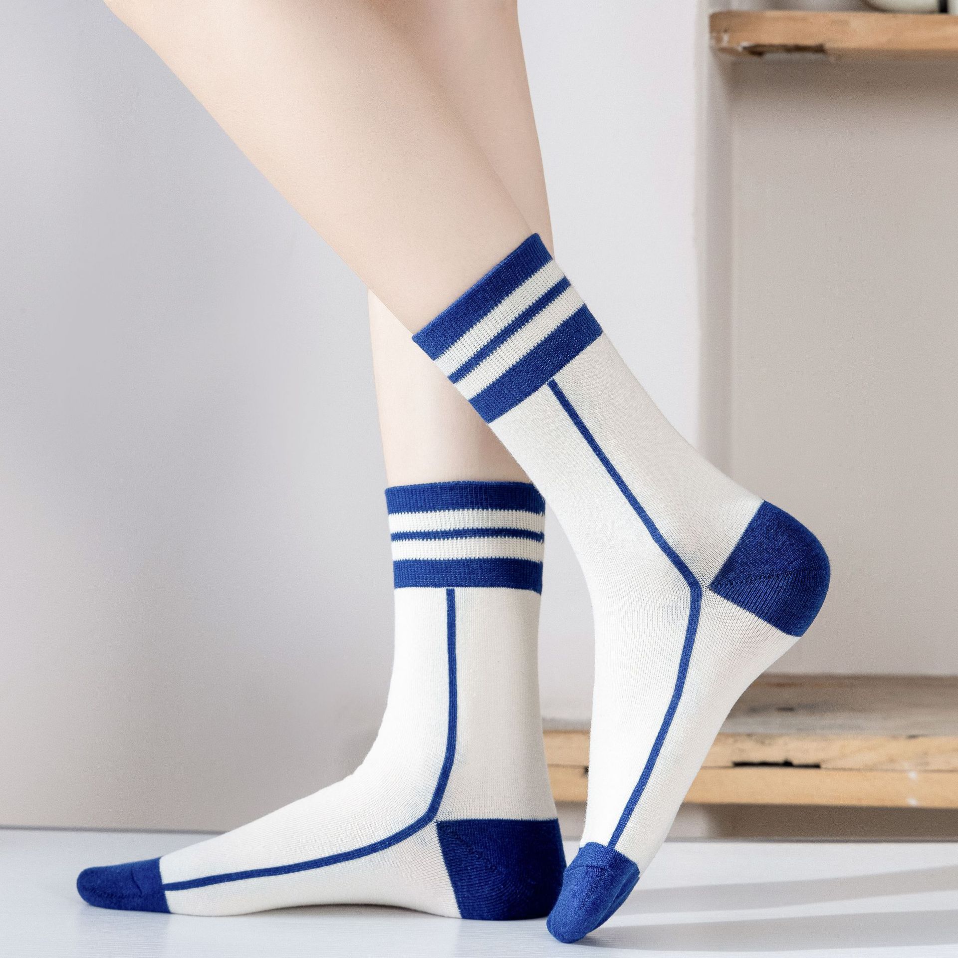 Meias Mid-Calf com Letras