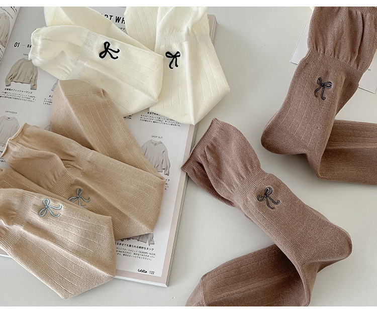 Meias Meia Canela com Laço Bordado