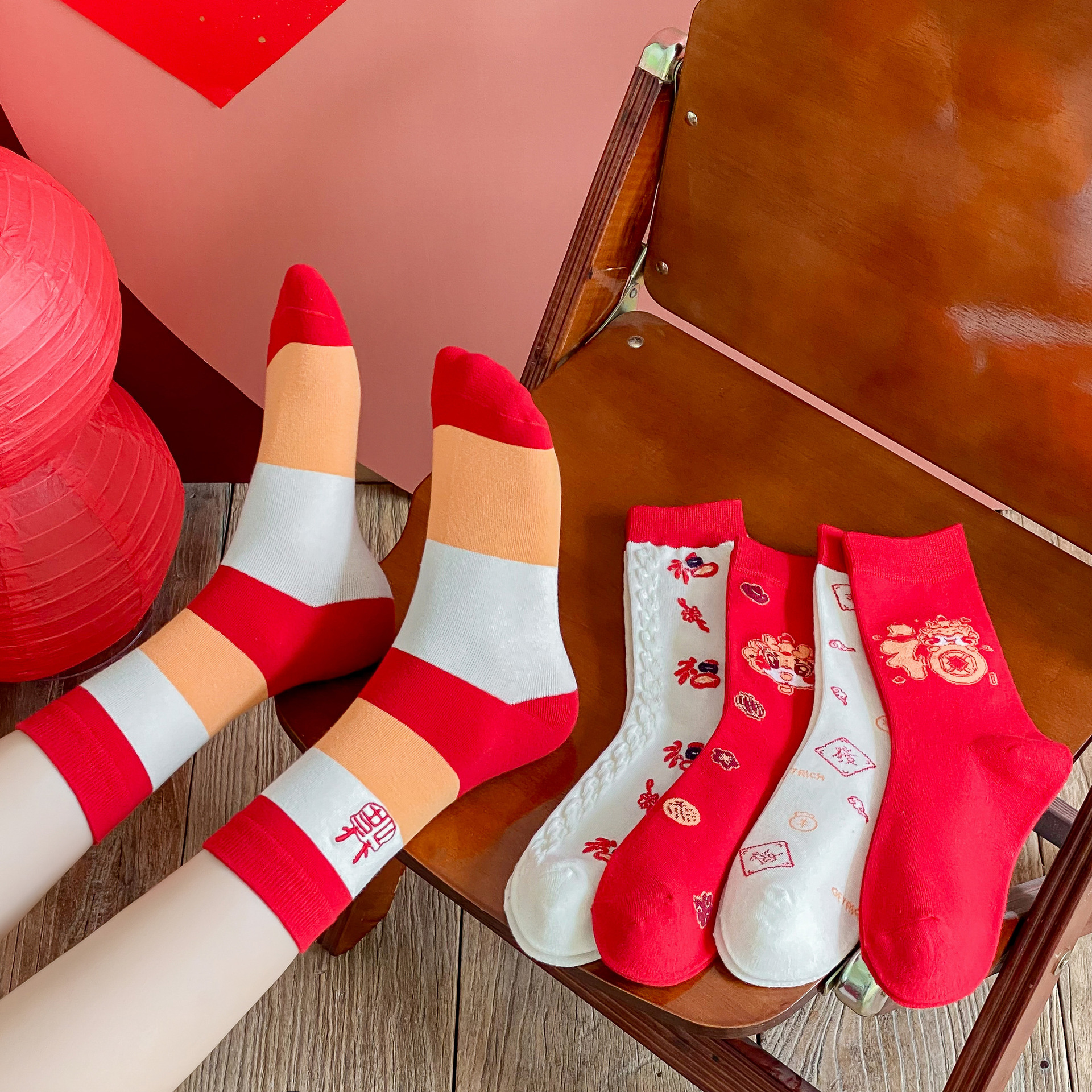 Röda bomullsstrumpor mid-calf för damer