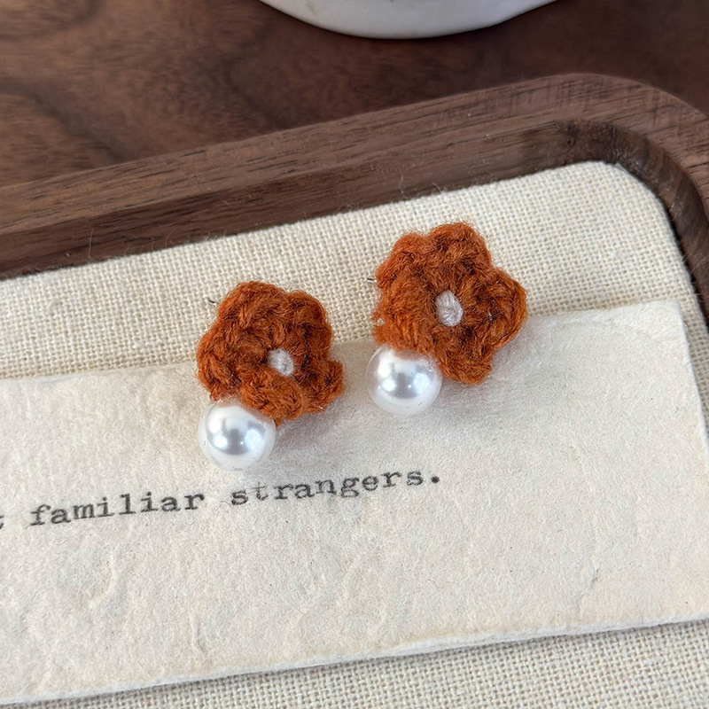 꽃과 펄 니트 귀걸이