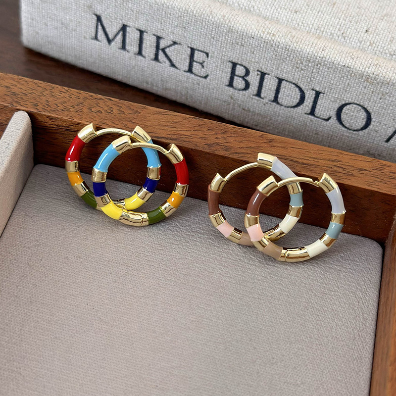 ต่างหูวงกลมเคลือบสีหยดเอ็นามีลวินเทจ