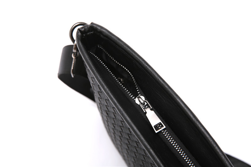 남성 핸드웨븐 크로스바디 백