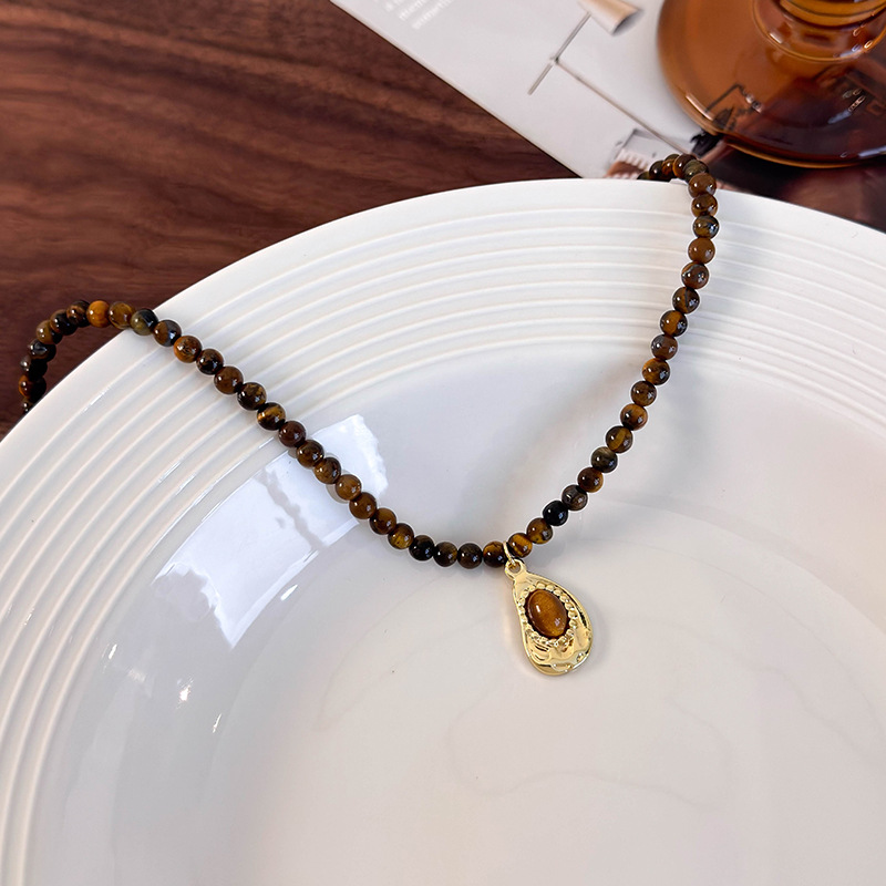 قلادة عين النمر