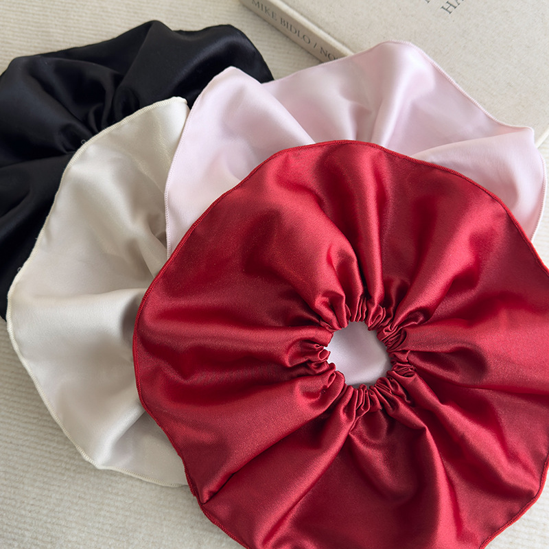 Premium Satäng Scrunchie