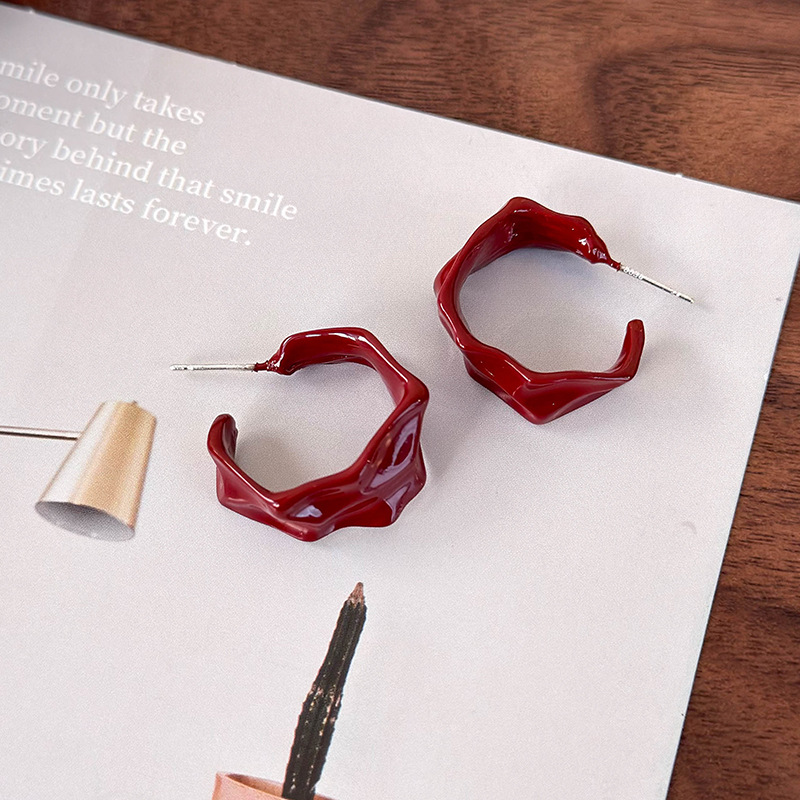 버건디 주름 후프 귀걸이