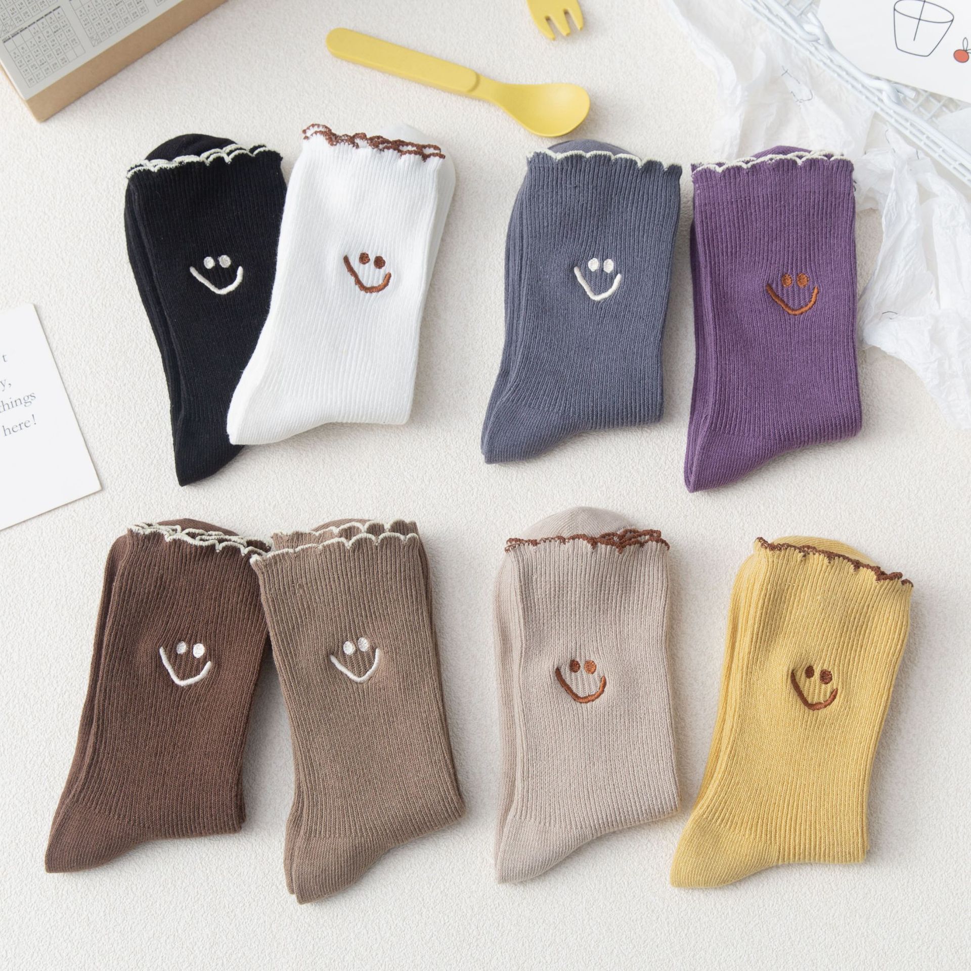 Meias Mid-Calf com Renda