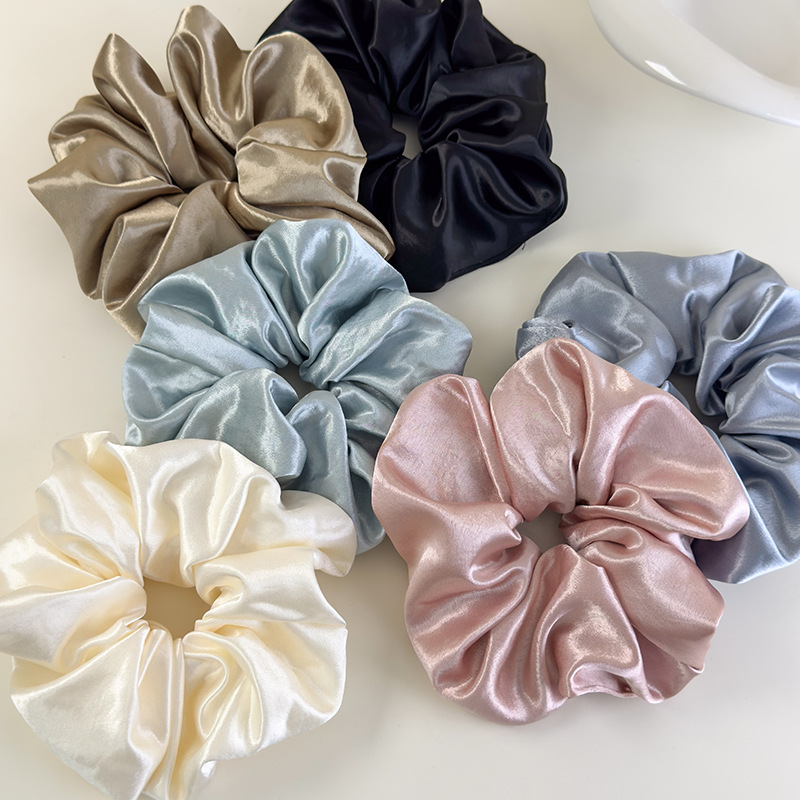 クリームサテンスクランチー