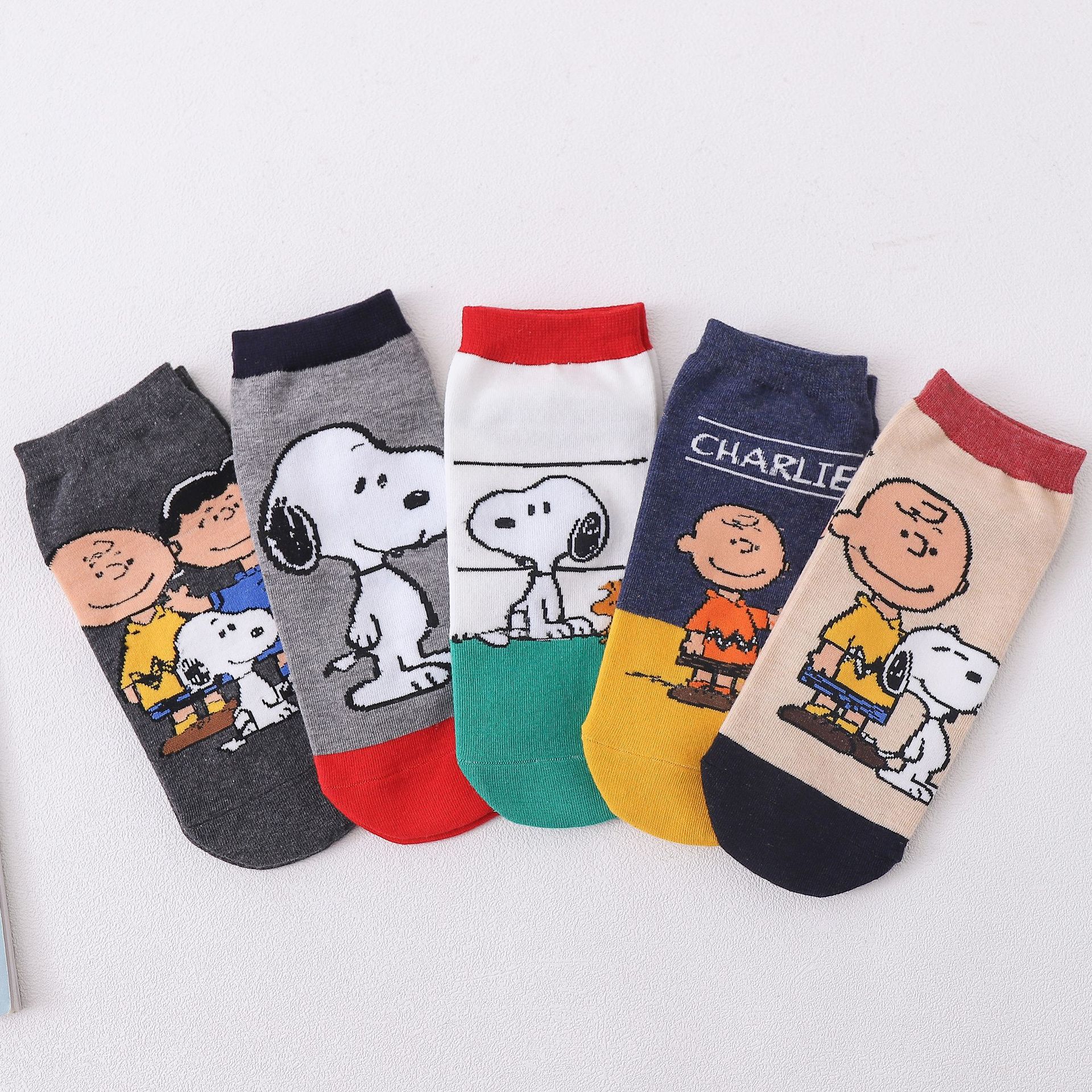 ถุงเท้าไม่โผล่อนิเมะ