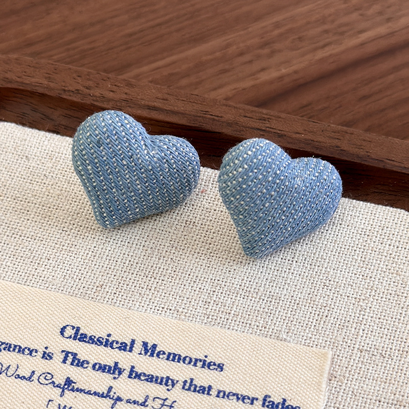 빈티지 데님 하트 스터드 귀걸이