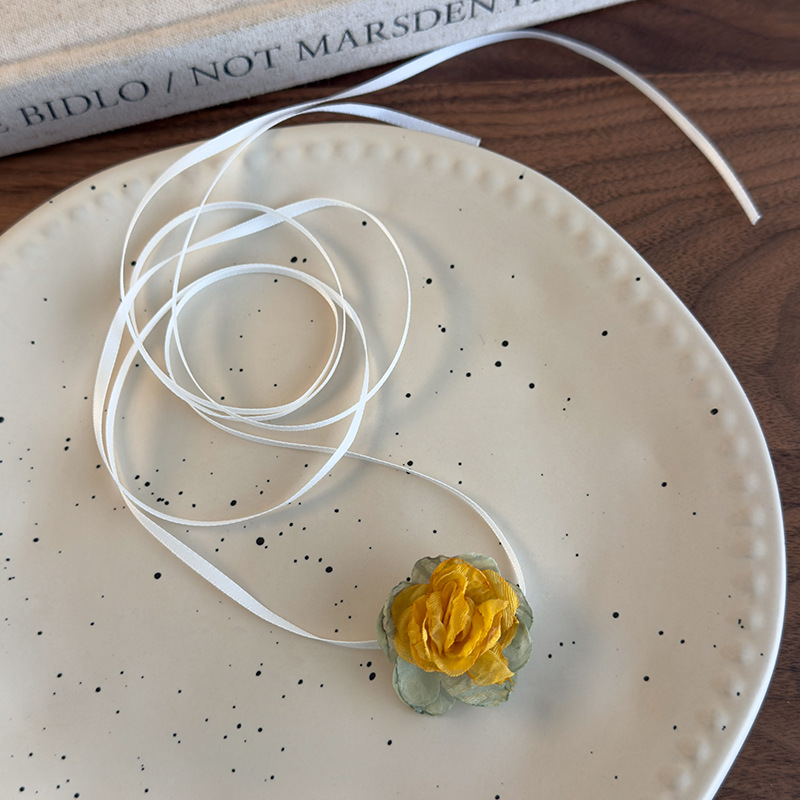 Квітковий кокер зі шнурком