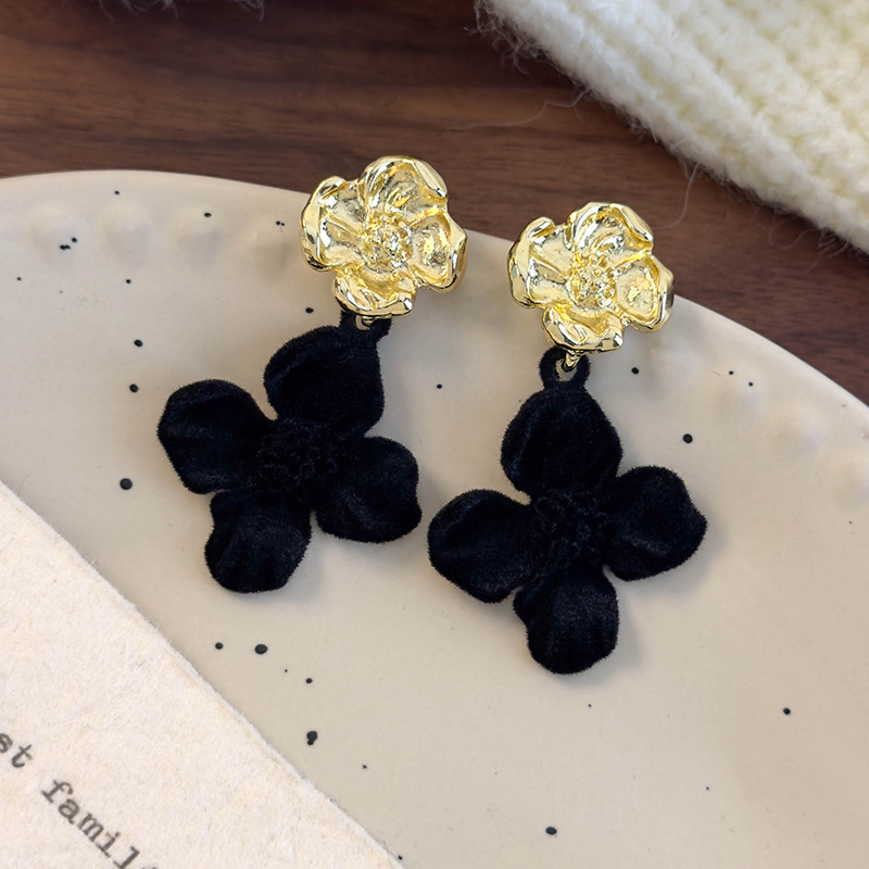 Francouzské Vintage Sametové Květinové Náušnice