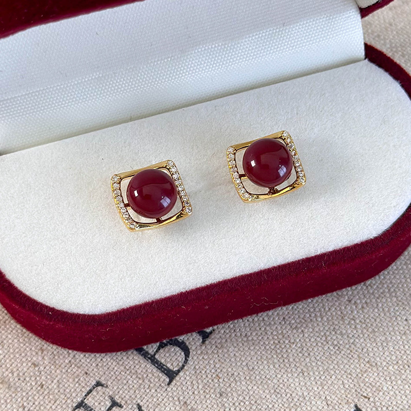 Náušnice s Červenou Fazolkovou Perlou