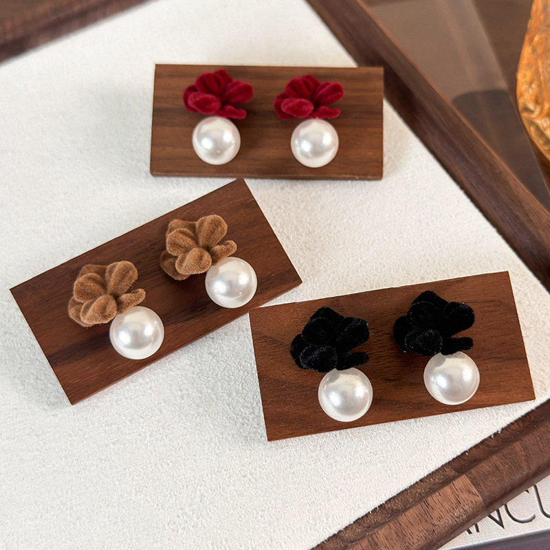 벨벳 플라워 펄 귀걸이