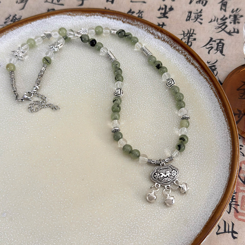 Намисто з бісерним метеликом