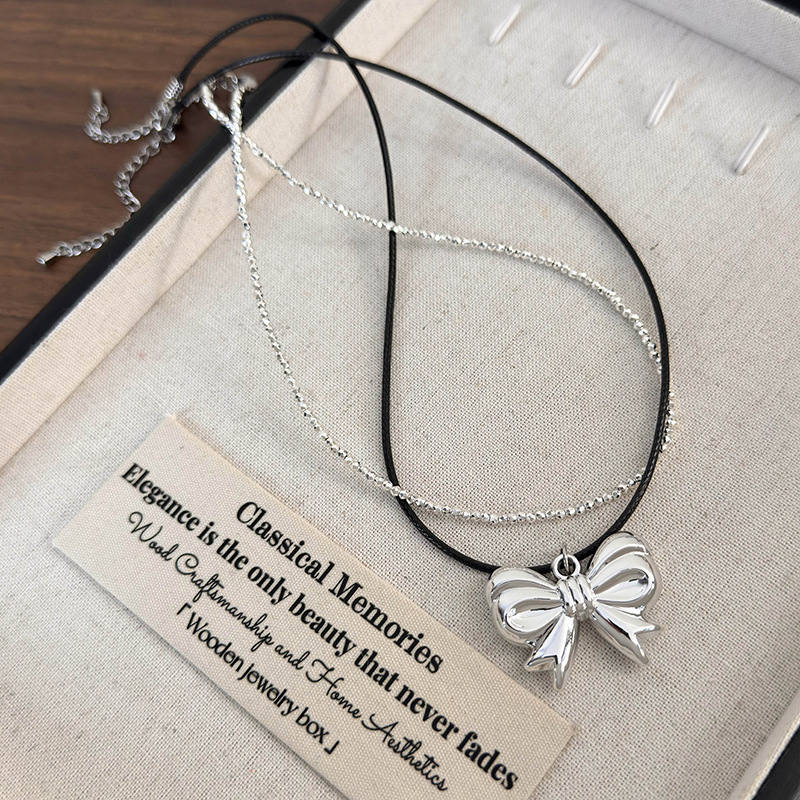 Collana con Fiocco Metallico Argento