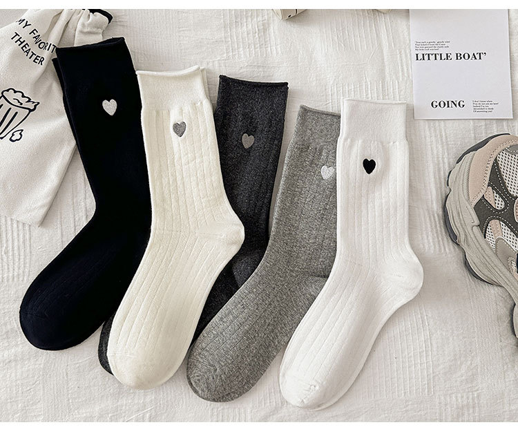 Meias de Coração Bordado