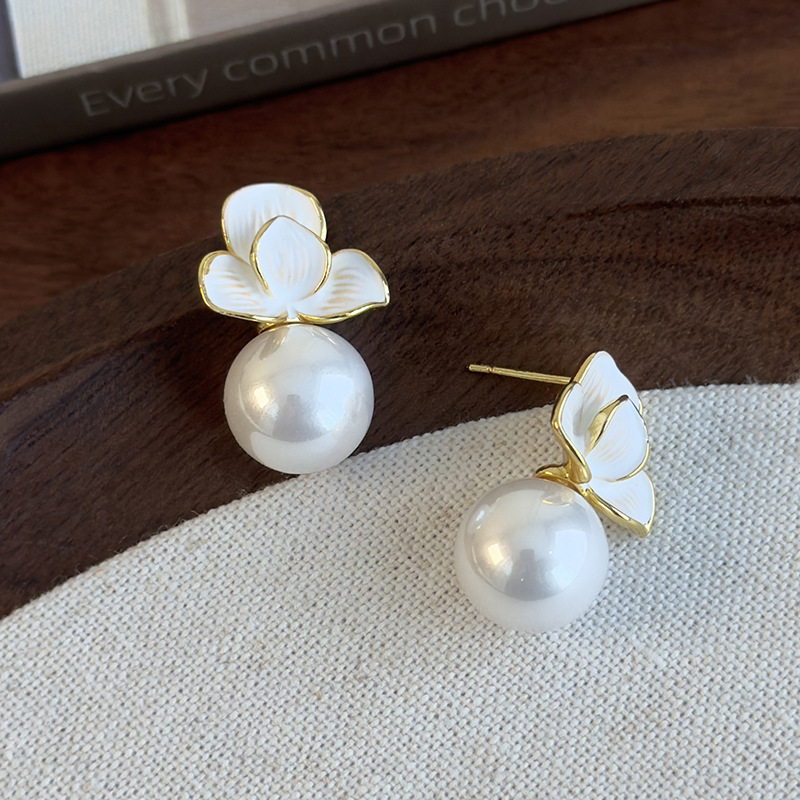 Flower Pearl Earrings