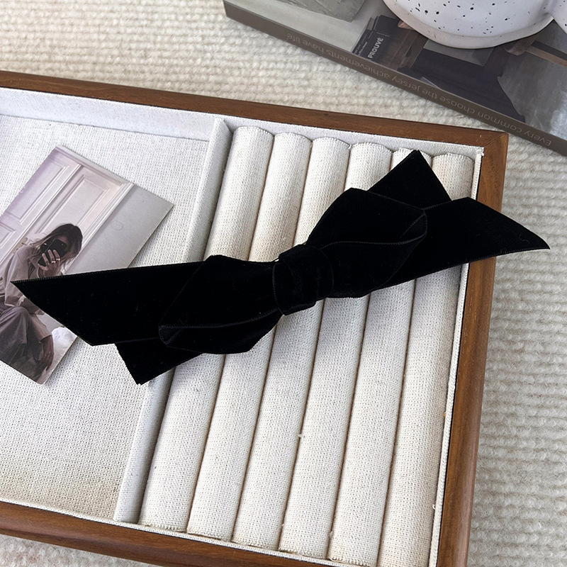 Agrafă de Păr cu Aplică Retro din Catifea