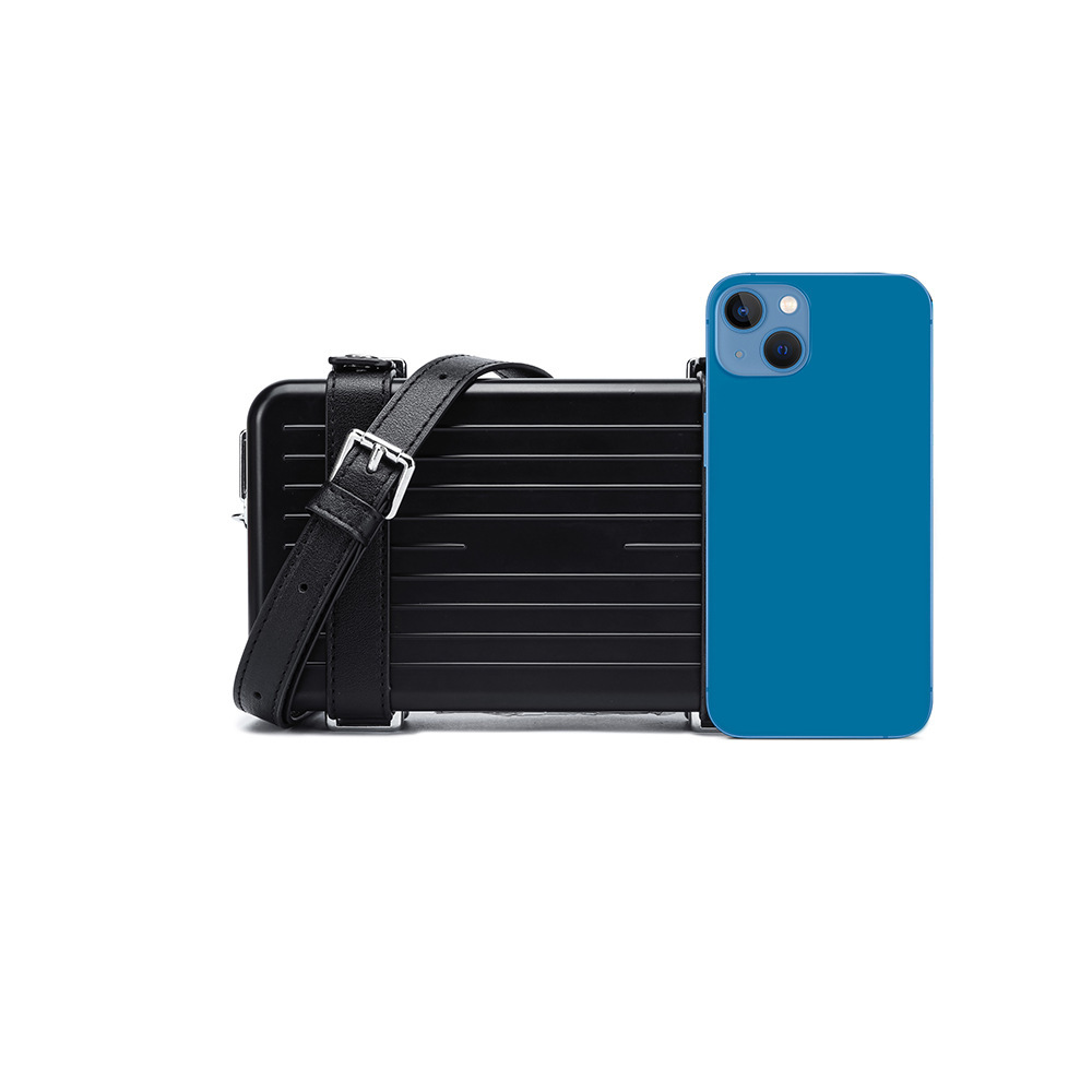 ハードシェルクロスボディバッグ