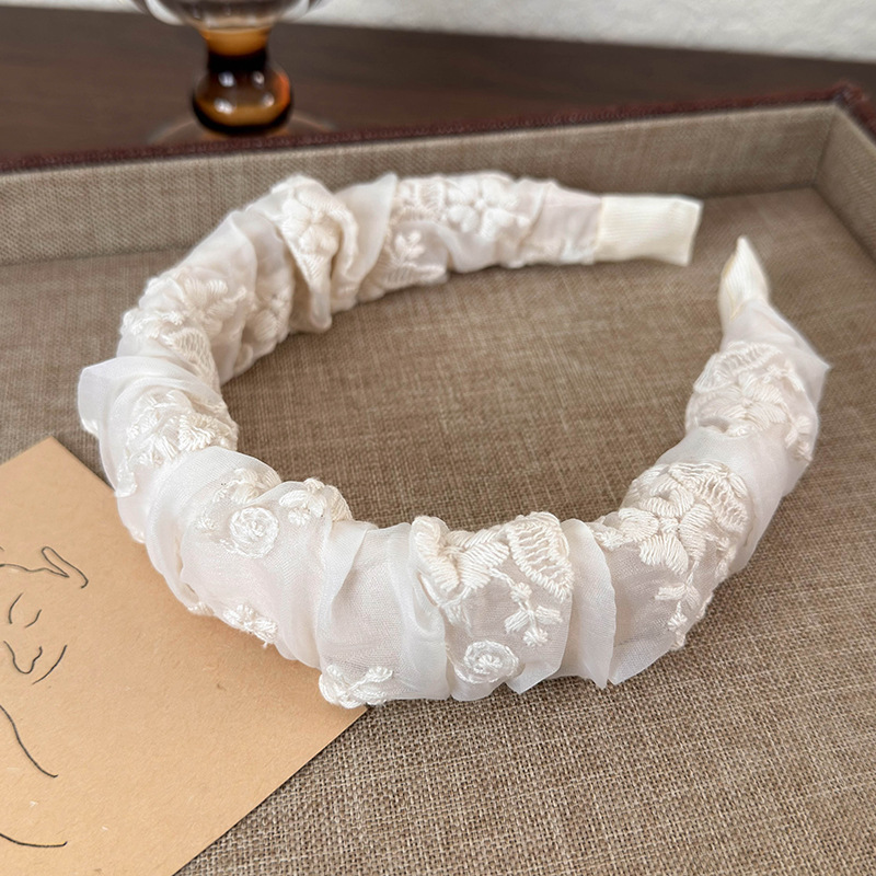 Faixa de Cabelo com Renda Francesa Bordada e Babados