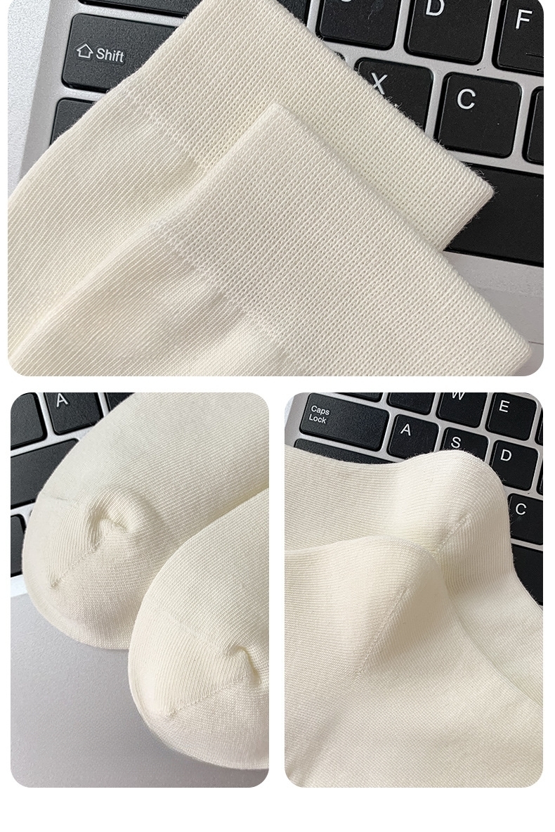 Meias Tornozelo com Coração Bordado